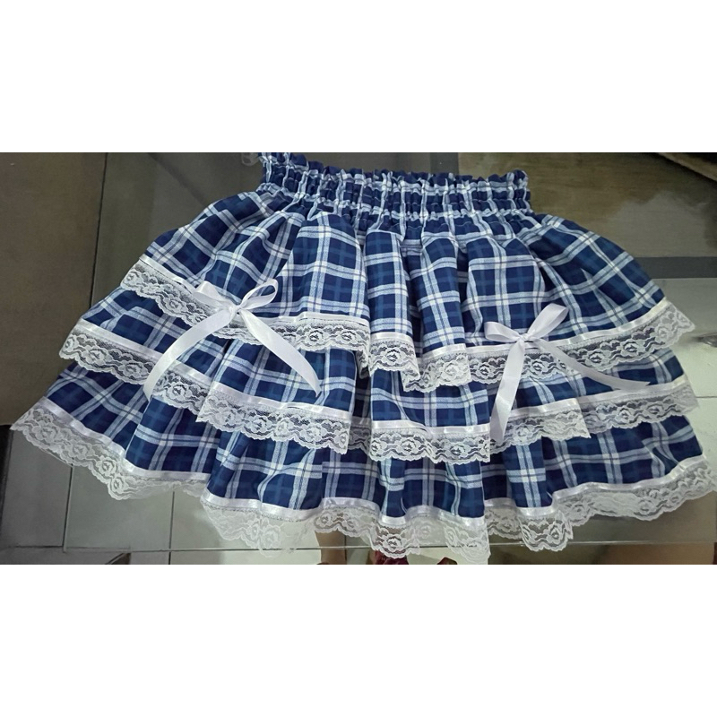 Saia festa Junina xadrez branca e azul com renda e fita cetim branca